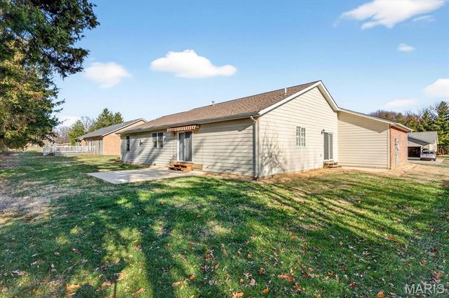 428 Meadowlark Lane, Belleville, IL 62220