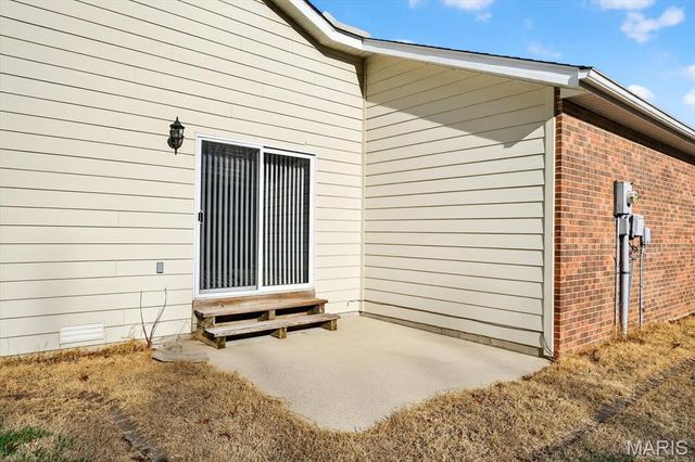 428 Meadowlark Lane, Belleville, IL 62220