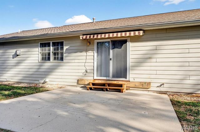 428 Meadowlark Lane, Belleville, IL 62220