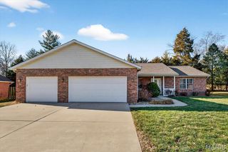 428 Meadowlark Lane, Belleville, IL 62220