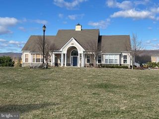 208 HILLSDALE PL, Martinsburg, WV 25403