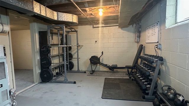 12406 Frankstown Rd, Penn Hills, PA 15235