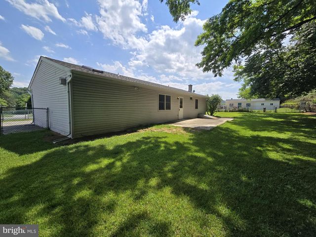 901 CHARLES ST, Coatesville, PA 19320