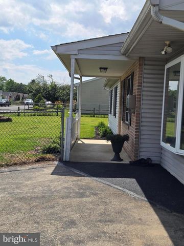 901 CHARLES ST, Coatesville, PA 19320