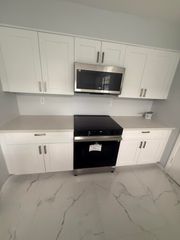 9150 NW 38th Drive 106, Coral Springs, FL 33065