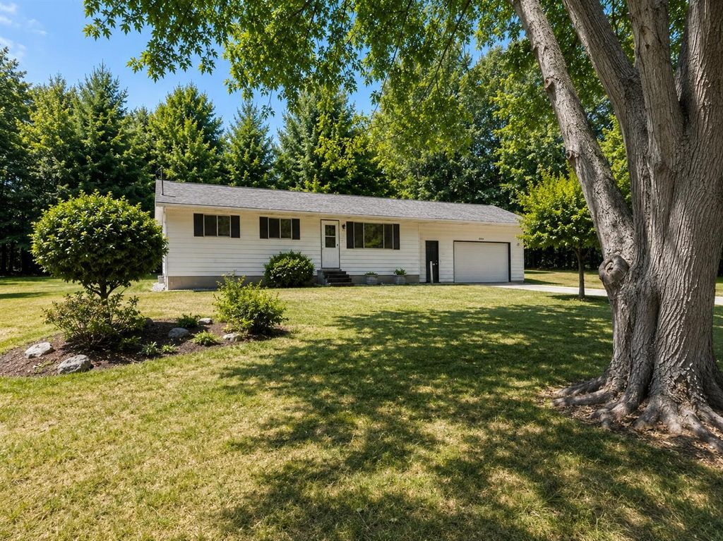 14983 Coleman Avenue, Grand Haven, MI 49417