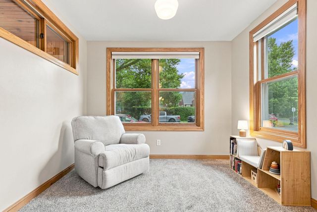 718 Manomin Avenue, Saint Paul, MN 55107