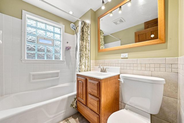 718 Manomin Avenue, Saint Paul, MN 55107