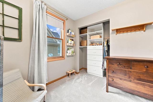 718 Manomin Avenue, Saint Paul, MN 55107