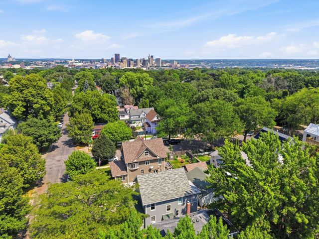 718 Manomin Avenue, Saint Paul, MN 55107