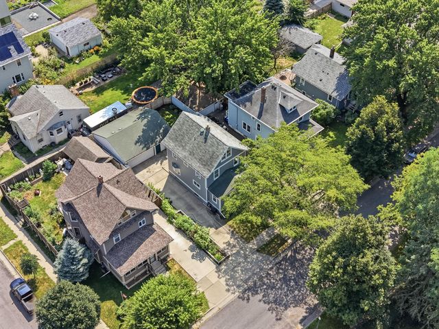 718 Manomin Avenue, Saint Paul, MN 55107