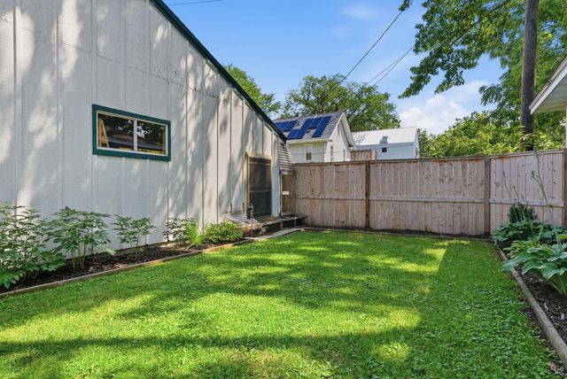 718 Manomin Avenue, Saint Paul, MN 55107