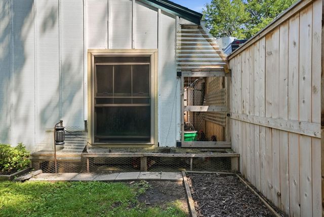 718 Manomin Avenue, Saint Paul, MN 55107
