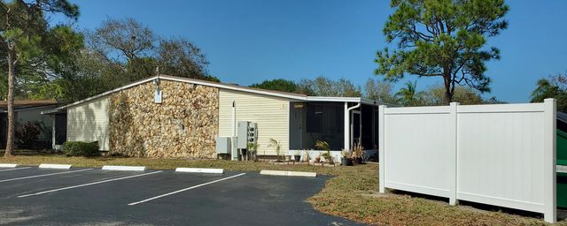 530 N 7th Place, Vero Beach, FL 32962