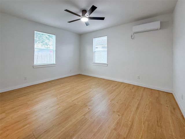 6707 Avenue F 1, Houston, TX 77011