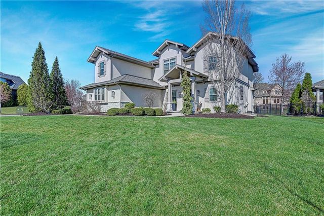 11212 W 164th Street, Overland Park, KS 66221