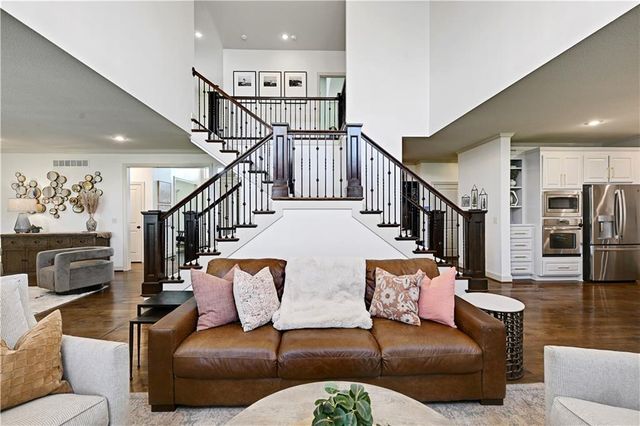 11212 W 164th Street, Overland Park, KS 66221