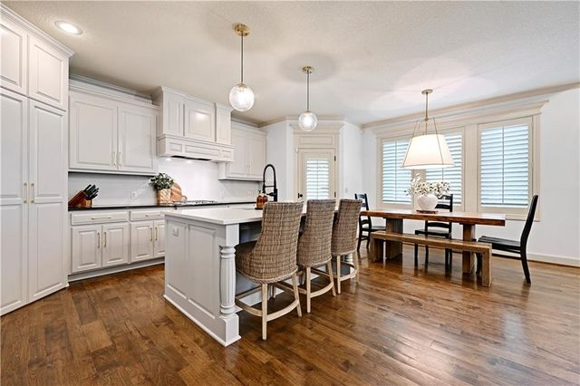 11212 W 164th Street, Overland Park, KS 66221