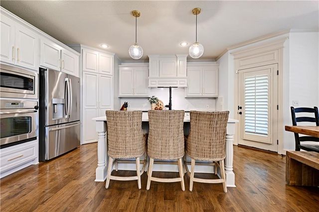 11212 W 164th Street, Overland Park, KS 66221