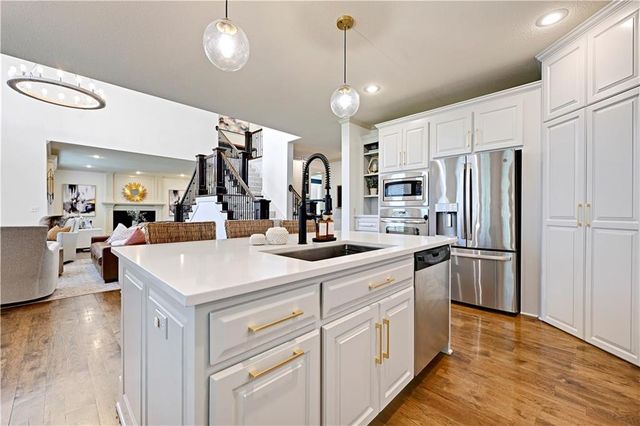 11212 W 164th Street, Overland Park, KS 66221