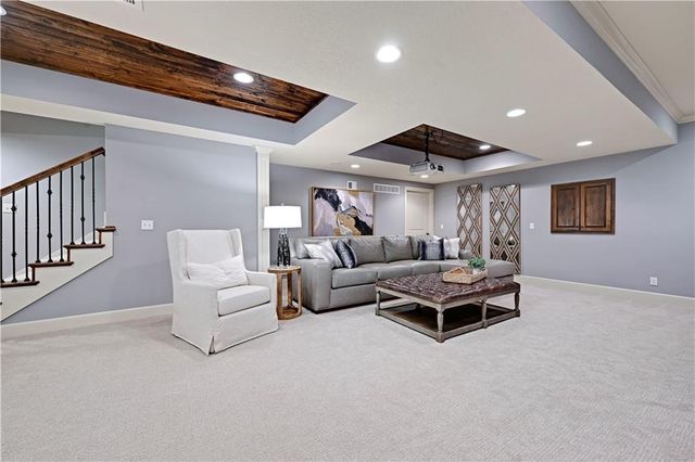 11212 W 164th Street, Overland Park, KS 66221