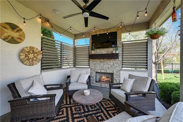 11212 W 164th Street, Overland Park, KS 66221