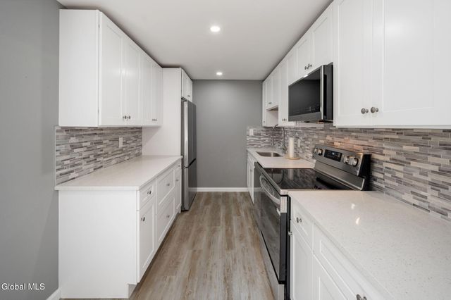 543 Clayton Road, Schenectady, NY 12304