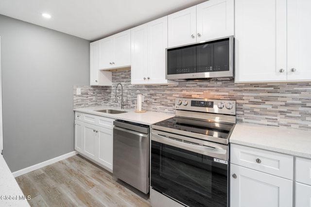 543 Clayton Road, Schenectady, NY 12304