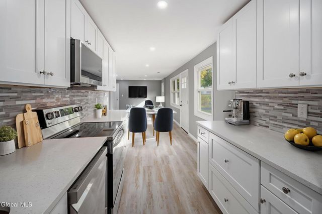 543 Clayton Road, Schenectady, NY 12304