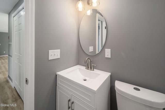 543 Clayton Road, Schenectady, NY 12304