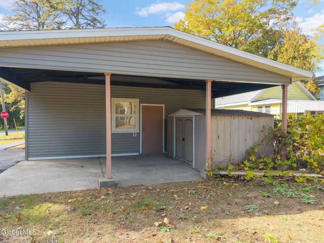 543 Clayton Road, Schenectady, NY 12304