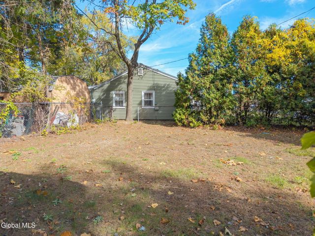 543 Clayton Road, Schenectady, NY 12304
