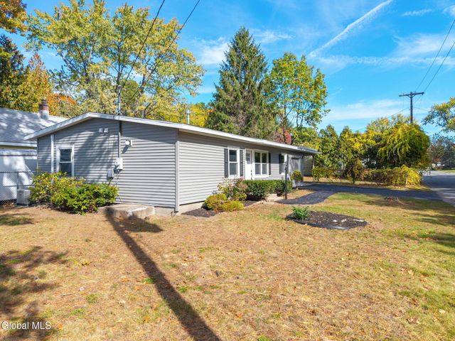 543 Clayton Road, Schenectady, NY 12304