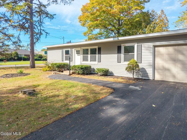 543 Clayton Road, Schenectady, NY 12304