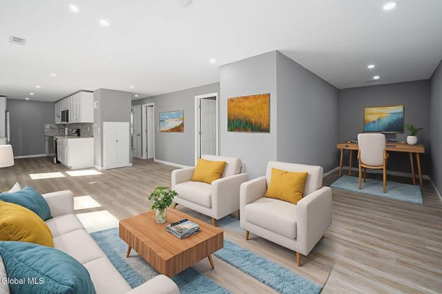 543 Clayton Road, Schenectady, NY 12304