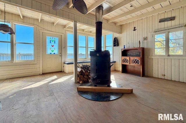 3456 IOWA Highway, Muscatine, IA 52761