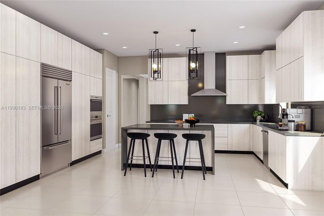 19613 NE 14 AVE, Miami, FL 33179