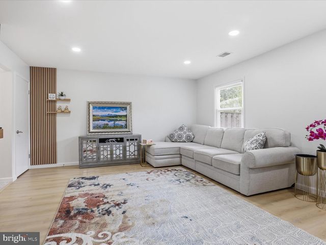 6382 PATIENCE CT, Alexandria, VA 22315