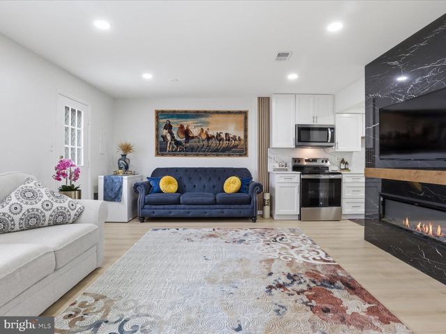 6382 PATIENCE CT, Alexandria, VA 22315