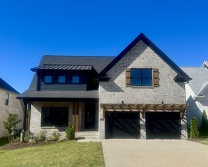 2033 WT Chandler Blvd #60, Gallatin, TN 37066