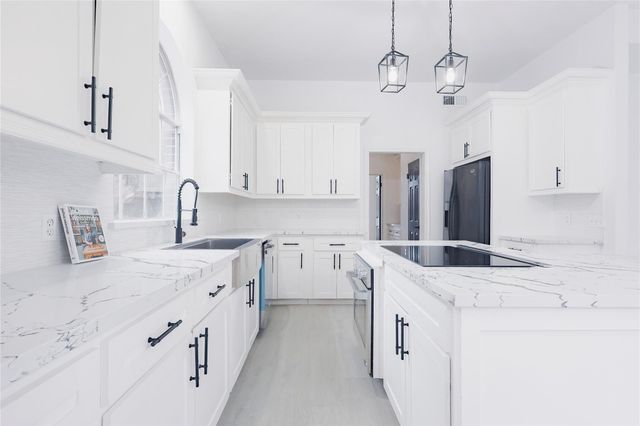 17527 Sandy Cliffs Drive, Houston, TX 77090