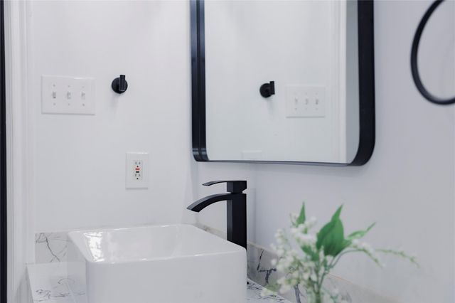 17527 Sandy Cliffs Drive, Houston, TX 77090