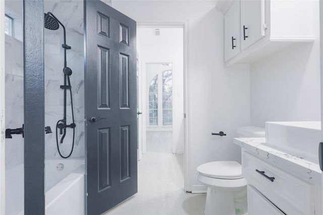 17527 Sandy Cliffs Drive, Houston, TX 77090