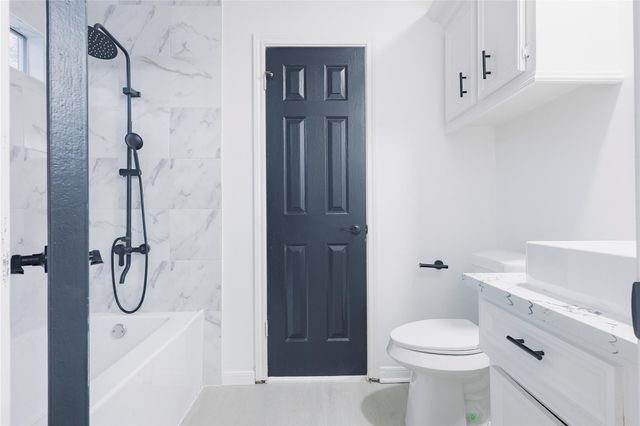 17527 Sandy Cliffs Drive, Houston, TX 77090