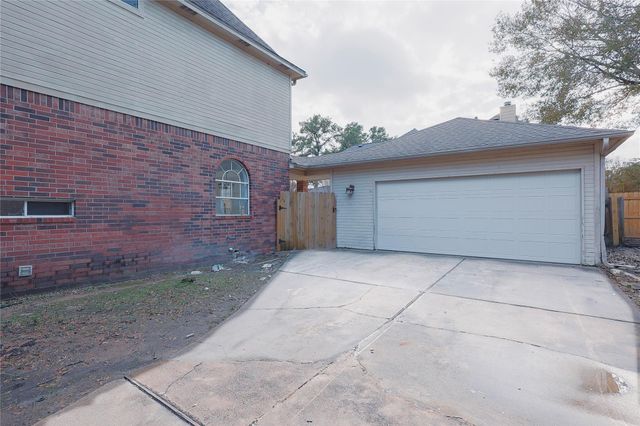 17527 Sandy Cliffs Drive, Houston, TX 77090