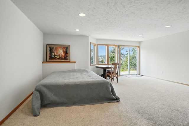 1607 E Wildflower Ln, Spokane, WA 99224