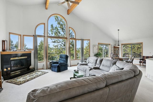 1607 E Wildflower Ln, Spokane, WA 99224