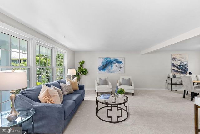 2284 DOSINIA CT, Reston, VA 20191