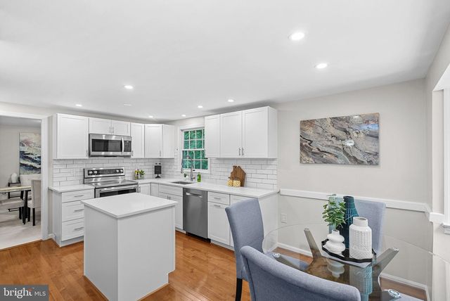 2284 DOSINIA CT, Reston, VA 20191