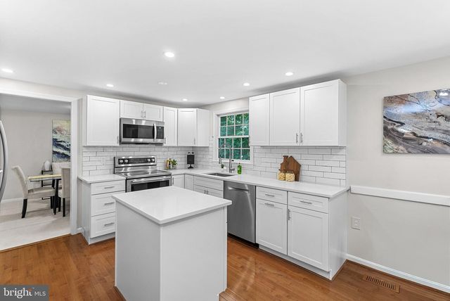 2284 DOSINIA CT, Reston, VA 20191